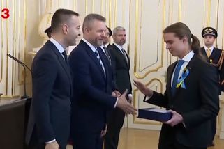 Slovenský gymnazista odmítl při přebírání ceny podat ruku Pellegrinimu - Novinky